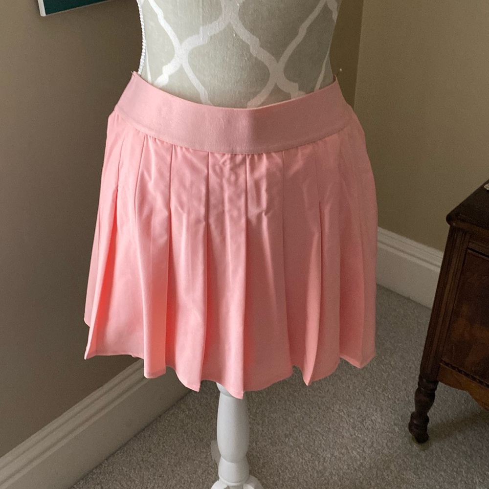 Kryodan active skirt/skort. Lovely peach colour. Brand new with tags.